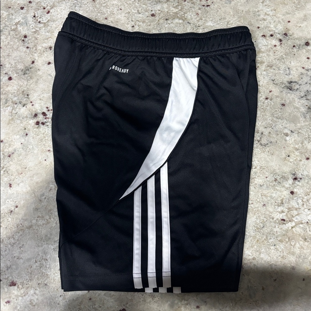 Adidas Kids Shorts, Size M (11-12Y), Black and white Brand New, Never Worn. - Picture 4 of 6
